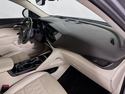 Used 2022 Buick Envision Avenir w/ Technology Package II FWD image 31
