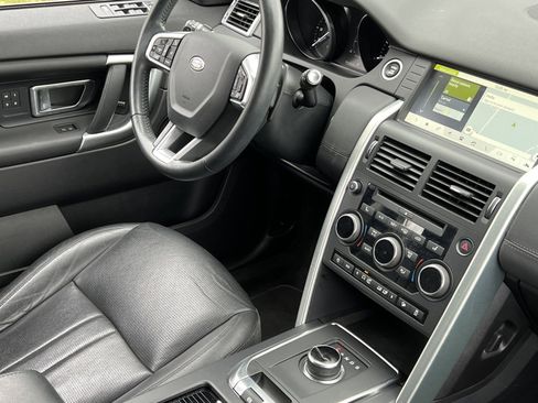 Used 2018 Land Rover Discovery Sport HSE image 4