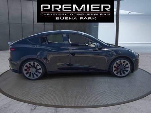 Used 2023 Tesla Model Y Performance AWD/4WD image 9