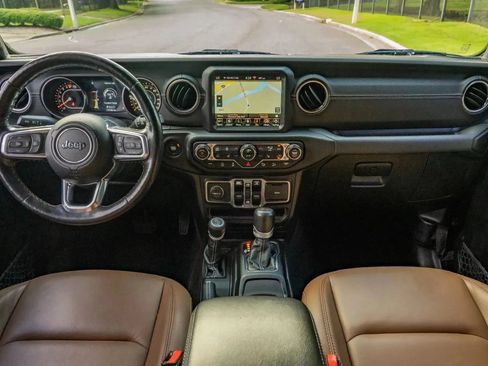 Used 2021 Jeep Wrangler Unlimited Sahara AWD/4WD image 17