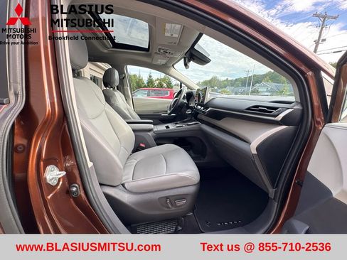 Used 2022 Toyota Sienna XLE AWD/4WD image 44