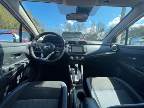 Used 2025 Nissan Versa SV image 31