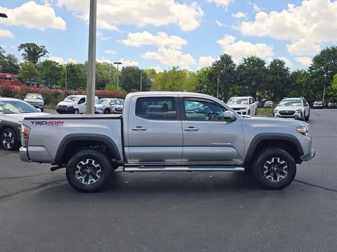 Used 2021 Toyota Tacoma TRD Off-Road AWD/4WD image 2