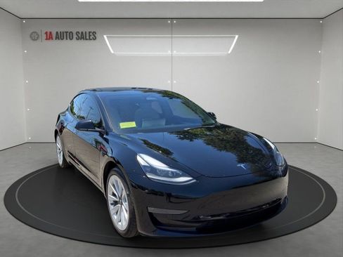 Used 2022 Tesla Model 3 Long Range AWD/4WD image 7