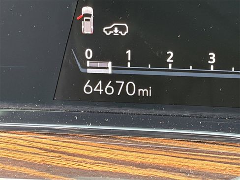 Used 2021 Cadillac Escalade Premium Luxury w/ Driver Assist Tech Package image 25