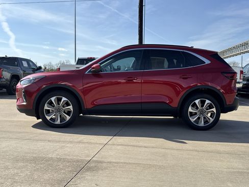 Used 2023 Ford Escape Platinum w/ Premium Technology Package image 40