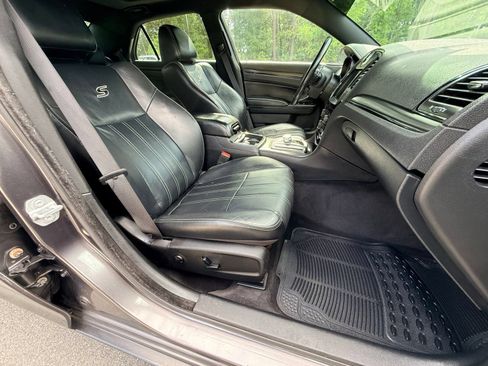 Used 2015 Chrysler 300 S RWD image 21