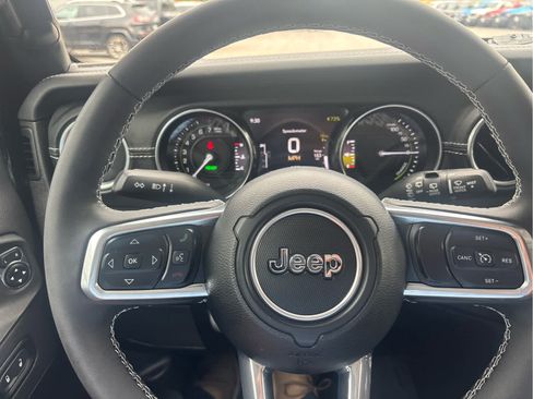 Used 2023 Jeep Wrangler Unlimited Sahara w/ Cold Weather Group AWD/4WD image 15