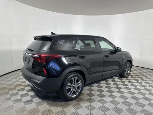 Used 2021 Kia Seltos LX AWD/4WD image 7