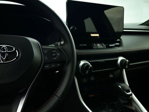 Used 2025 Toyota RAV4 XSE image 19