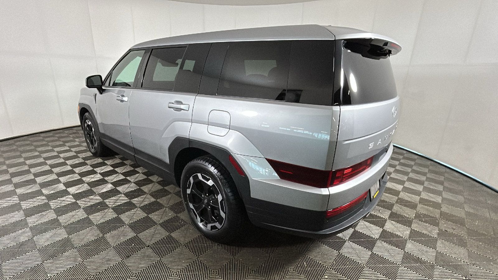 Used 2025 Hyundai Santa Fe SE FWD image 5