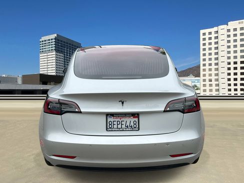 Used 2018 Tesla Model 3 Long Range RWD image 4