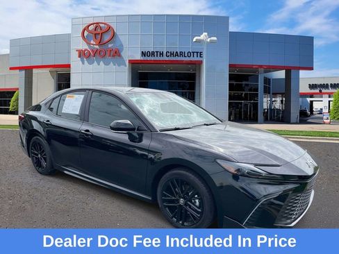 Used 2026 Toyota Camry SE w/ Convenience Package FWD image 1