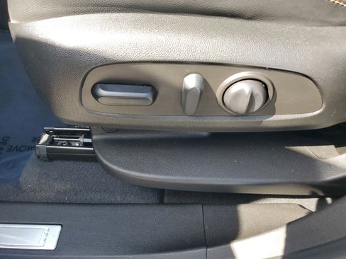 Used 2022 Chevrolet Equinox Premier image 11