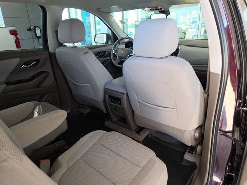 Used 2021 Chevrolet Traverse LT FWD image 11