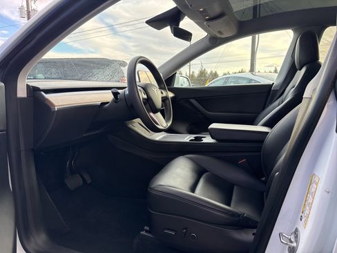 Used 2021 Tesla Model Y 2WD image 8