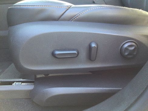 Used 2016 Buick Envision Premium AWD/4WD image 22
