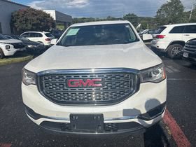 Used 2018 GMC Acadia Denali w/ Technology Package AWD/4WD image 2