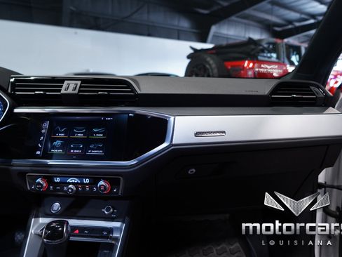 Used 2020 Audi Q3 2.0T Premium image 34