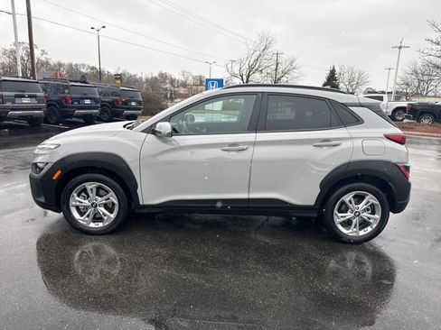 Used 2023 Hyundai Kona SEL w/ Convenience Package image 2