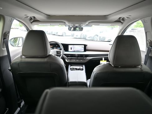New 2025 Nissan Murano Platinum w/ Cargo Package AWD/4WD image 13