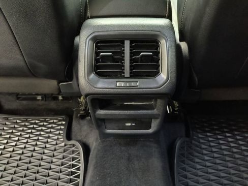 Used 2022 Volkswagen Taos SE image 22