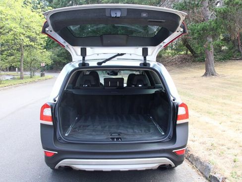 Used 2016 Volvo XC70 T5 Premier w/ Proximity Package AWD/4WD image 18