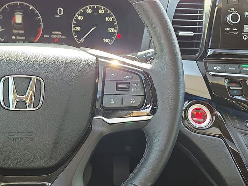 Used 2025 Honda Odyssey Touring image 19
