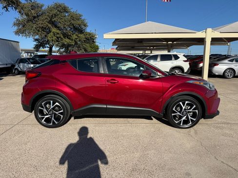 Used 2018 Toyota C-HR XLE FWD image 8