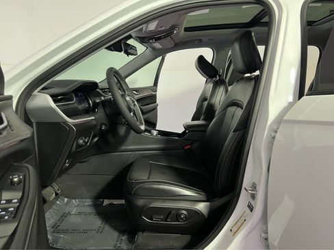 Used 2023 Jeep Grand Cherokee L Limited w/ Luxury Tech Group II AWD/4WD image 22