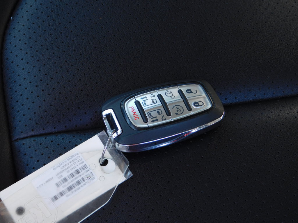 Used 2024 Chrysler Pacifica Limited FWD image 33