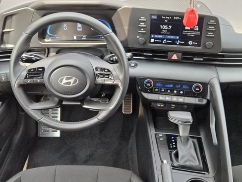 Certified 2025 Hyundai Elantra Sport FWD image 25