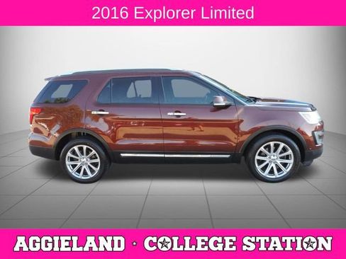 Used 2016 Ford Explorer Limited w/ Equipment Group 301A AWD/4WD image 2
