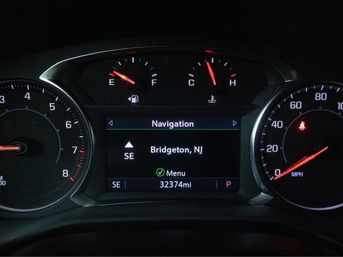 Used 2023 GMC Acadia SLT w/ Elevation Edition FWD image 18