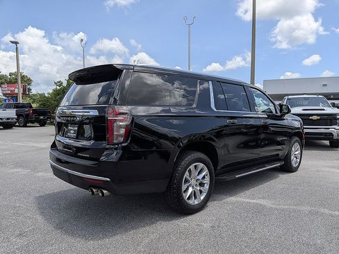 Certified 2024 Chevrolet Suburban Premier AWD/4WD image 3