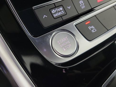 Used 2019 Audi Q8 Premium w/ Convenience Package AWD/4WD image 31