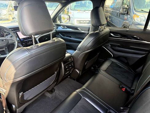 Used 2023 Jeep Grand Cherokee Trailhawk w/ Luxury Tech Group III image 27