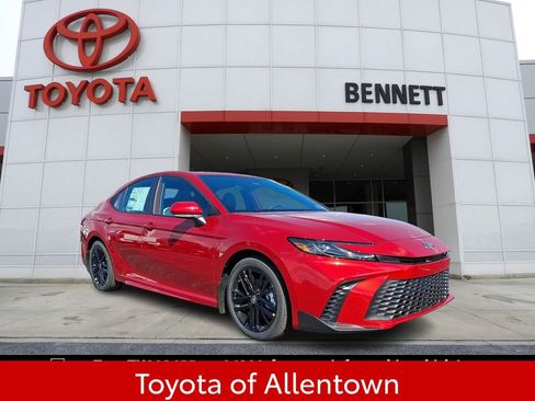 New 2026 Toyota Camry SE FWD image 1
