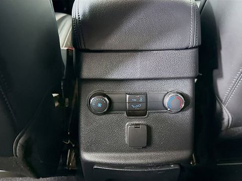 Used 2019 Ford Explorer XLT w/ Equipment Group 202A image 25