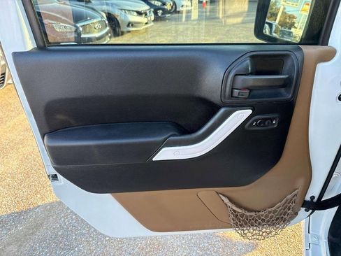 Used 2012 Jeep Wrangler Unlimited Sahara w/ Dual Top Group image 20