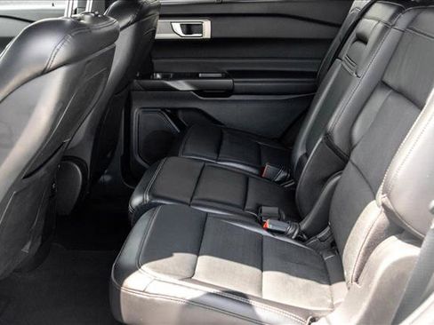 Used 2020 Ford Explorer Limited AWD/4WD image 18