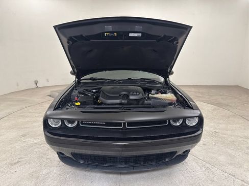 Used 2023 Dodge Challenger SXT RWD image 12