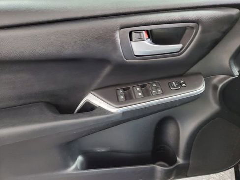 Used 2017 Toyota Camry LE image 21