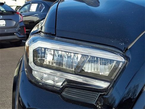 Used 2021 Toyota Tacoma TRD Sport image 10