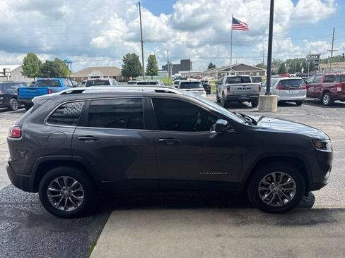 Used 2020 Jeep Cherokee Latitude Plus w/ Cold Weather Group AWD/4WD image 7