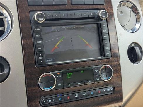 Used 2013 Ford Expedition XLT RWD image 14