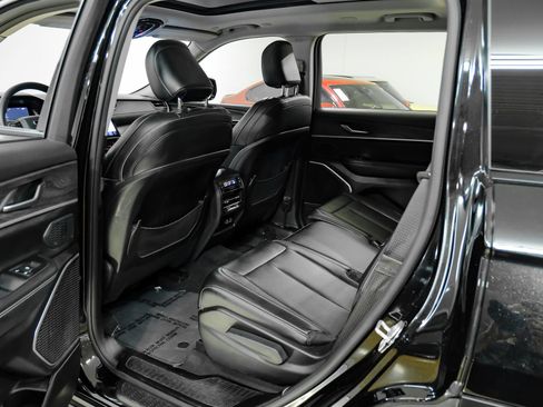 Used 2023 Jeep Grand Cherokee L Limited AWD/4WD image 46