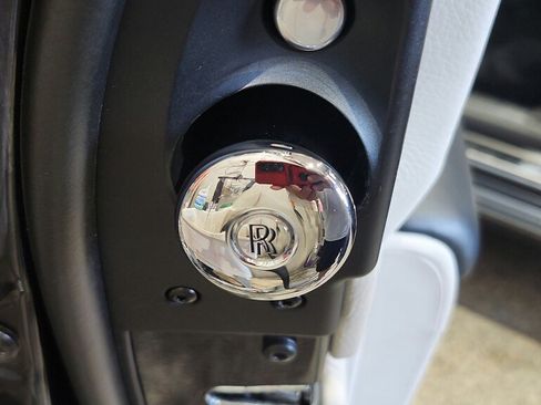 Used 2013 Rolls-Royce Ghost RWD image 22