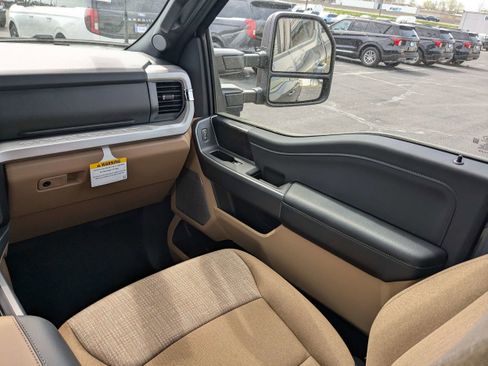 New 2026 Ford F350 XLT w/ XLT Premium Package AWD/4WD image 22