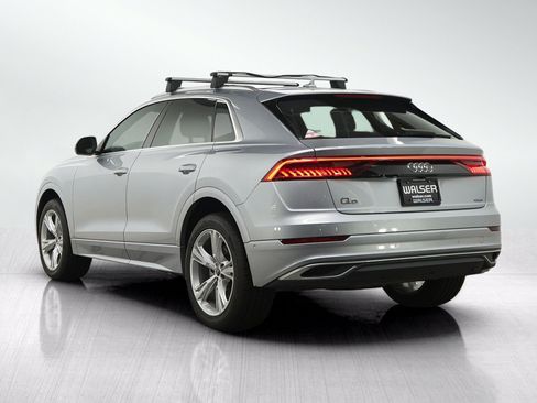 Used 2022 Audi Q8 Premium w/ Convenience Package AWD/4WD image 3